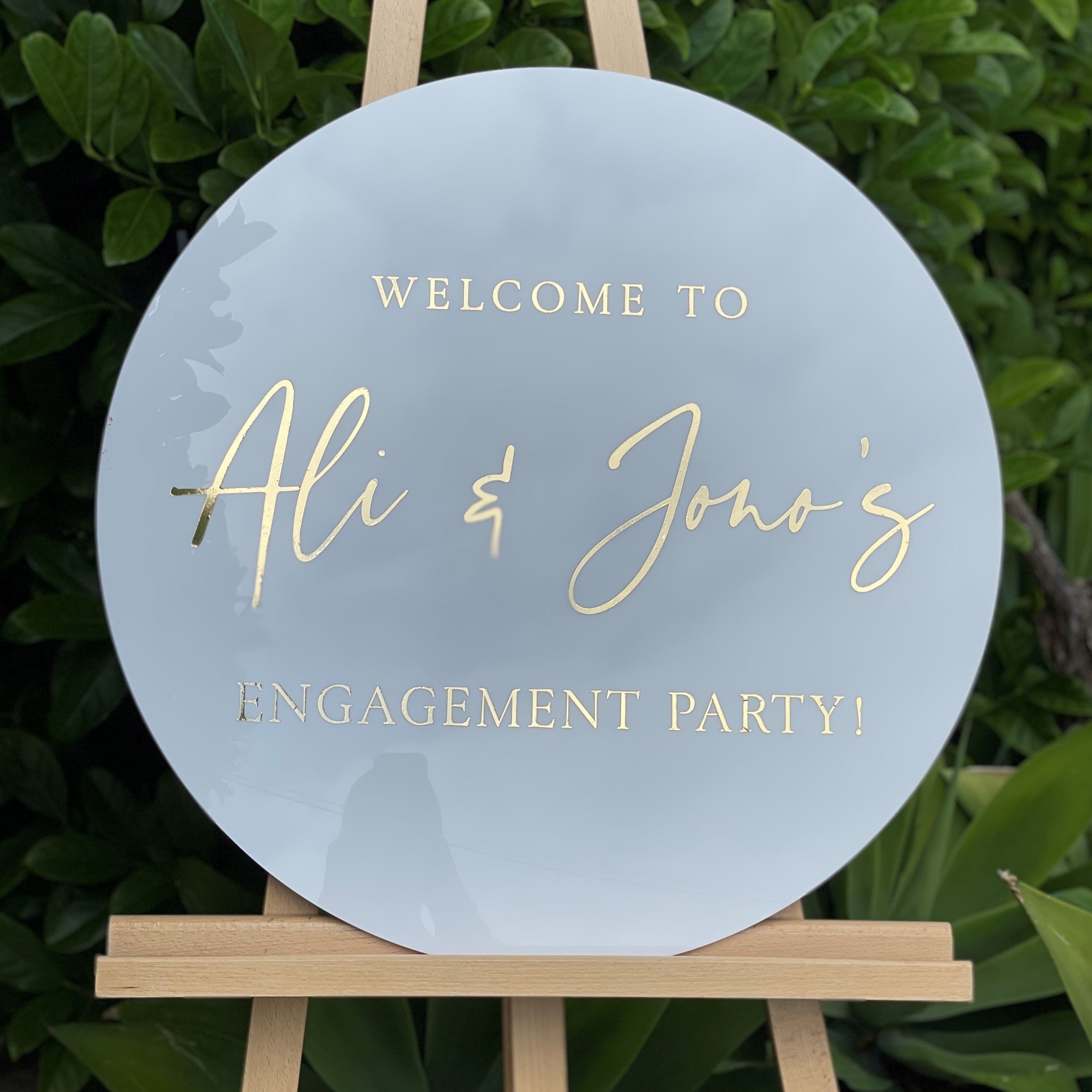 Round Welcome Sign | Etched Design